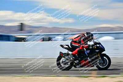 media/Mar-25-2024-Moto Forza (Mon) [[8d4319bd68]]/4-Novice Group/Session 4 Front Straight Speed Pans/